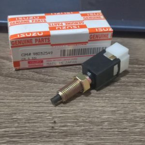 Switch rem Isuzu Panther Traga nkr71 nmr71 nkr66